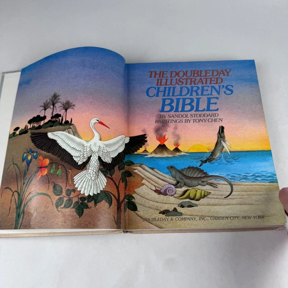 Vintage 1983 Double Illustrated Childrens Bible Hardback Sandol Stoddard